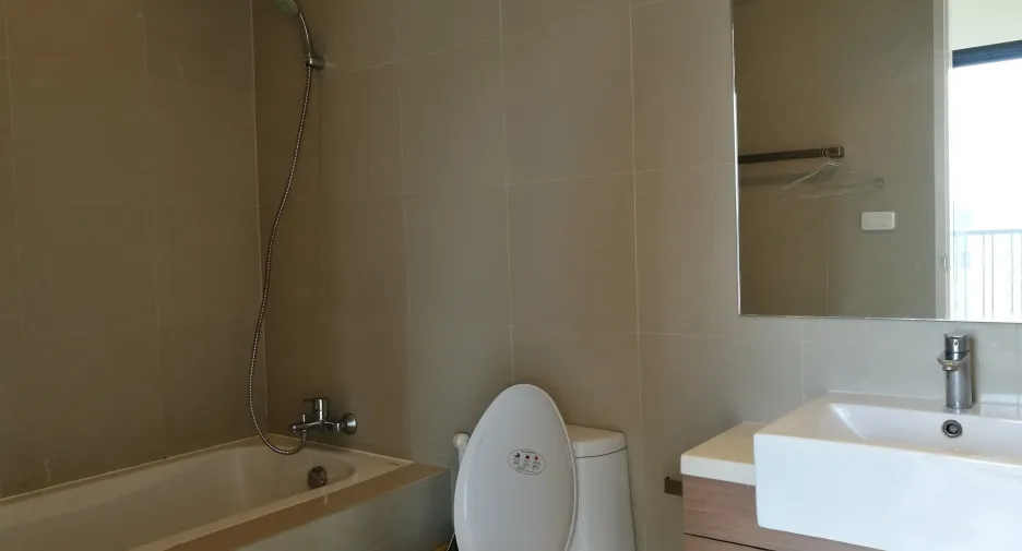 For rent 2 bedrooms condo in Phaya Thai, Bangkok