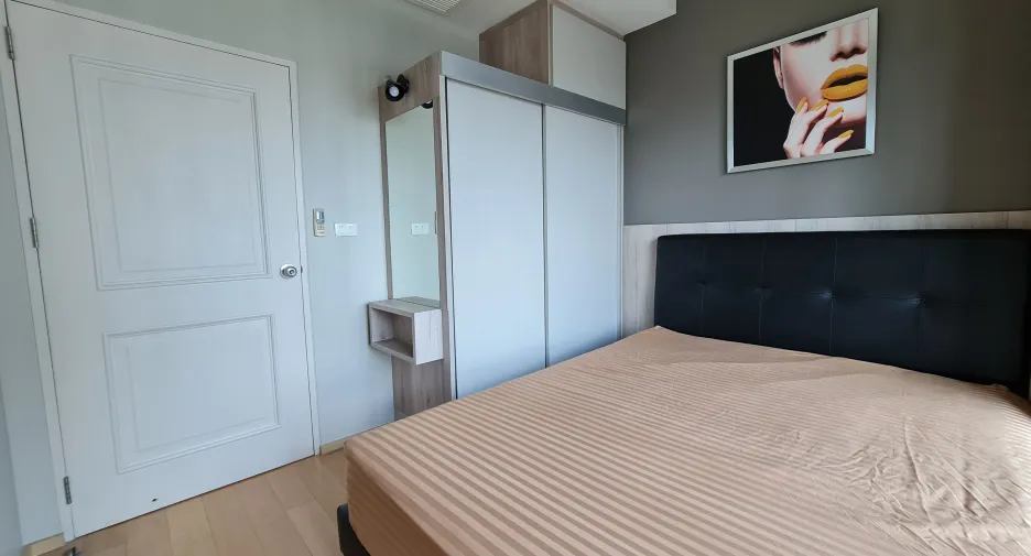 For rent 2 bedrooms condo in Phaya Thai, Bangkok