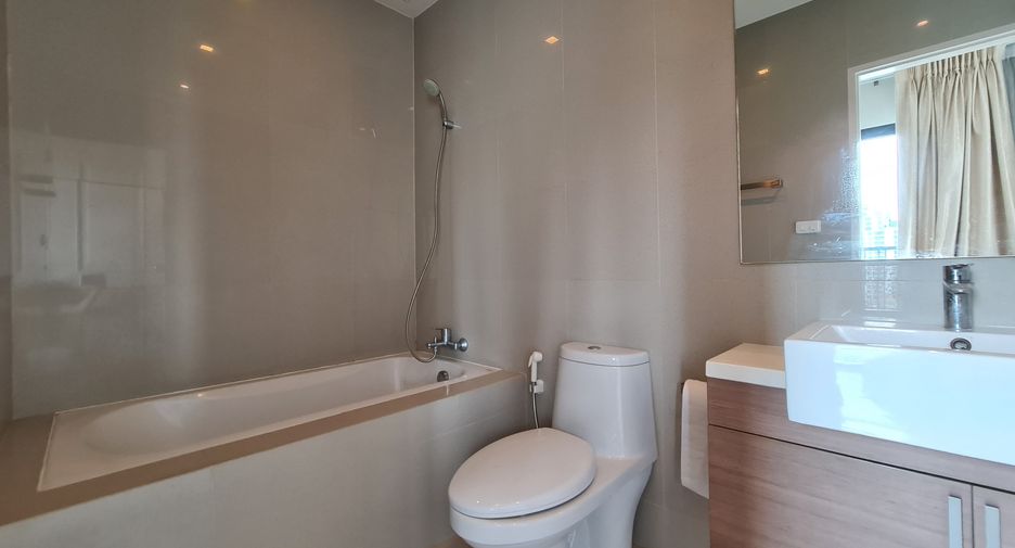 For rent 2 bedrooms condo in Phaya Thai, Bangkok