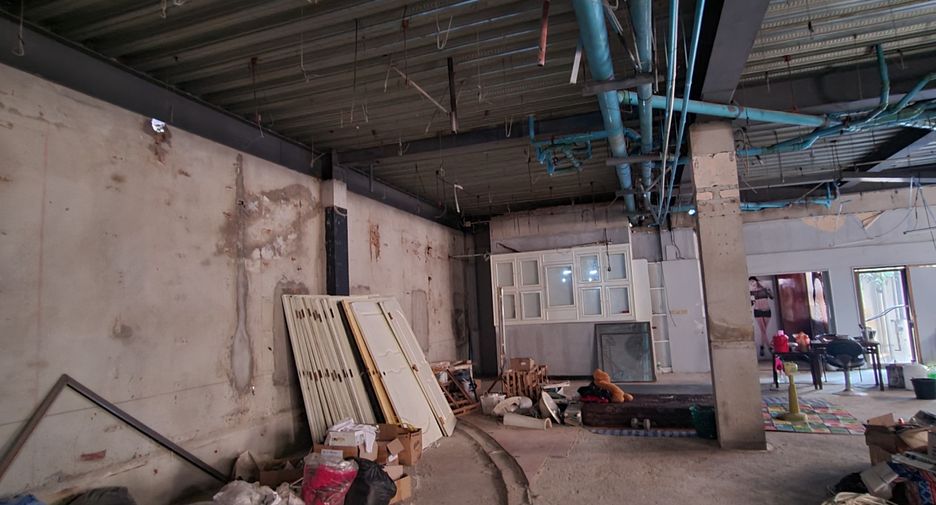 For rent retail Space in Huai Khwang, Bangkok