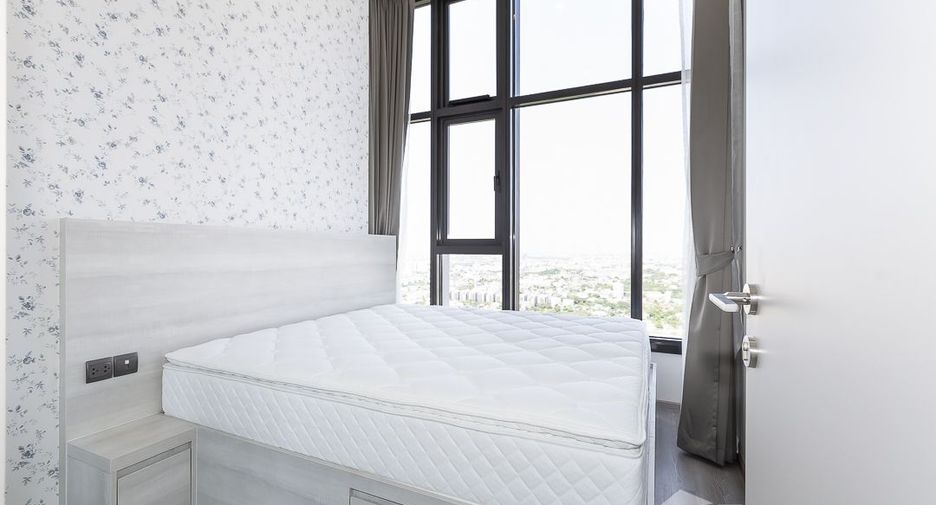 For rent 2 bedrooms condo in Phra Khanong, Bangkok