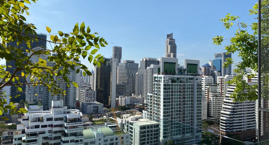 For rent 3 bedrooms condo in Watthana, Bangkok