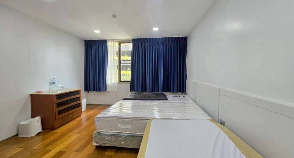 Wohnung zur Miete mit 3 Zimmer in Khlong Toei, Bangkok