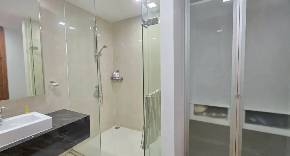Wohnung zur Miete mit 3 Zimmer in Khlong Toei, Bangkok