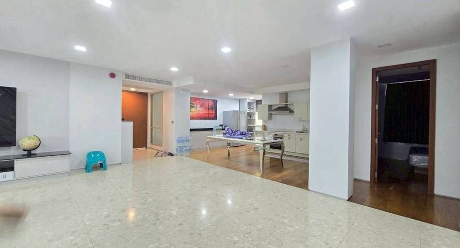 Wohnung zur Miete mit 3 Zimmer in Khlong Toei, Bangkok