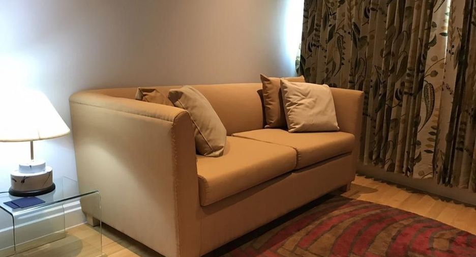 For rent 3 bedrooms condo in Khlong Toei, Bangkok