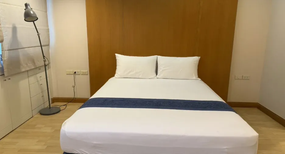 For rent 2 bedrooms condo in Pathum Wan, Bangkok