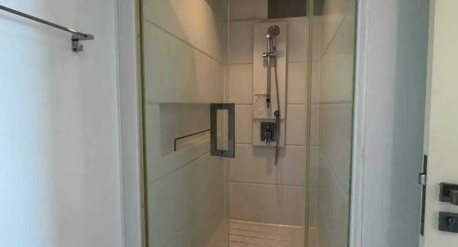 For rent 2 bedrooms condo in Thon Buri, Bangkok