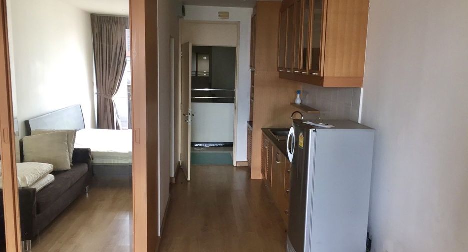 For rent studio condo in Bang Rak, Bangkok