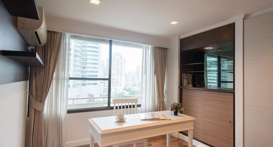 For rent 4 bedrooms condo in Khlong Toei, Bangkok