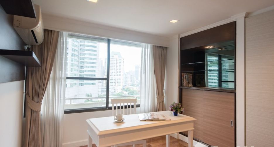 For rent 4 bedrooms condo in Khlong Toei, Bangkok