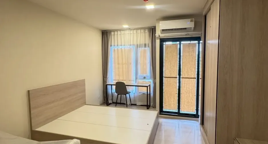 Wohnung zur Miete mit Studio in Khlong San, Bangkok