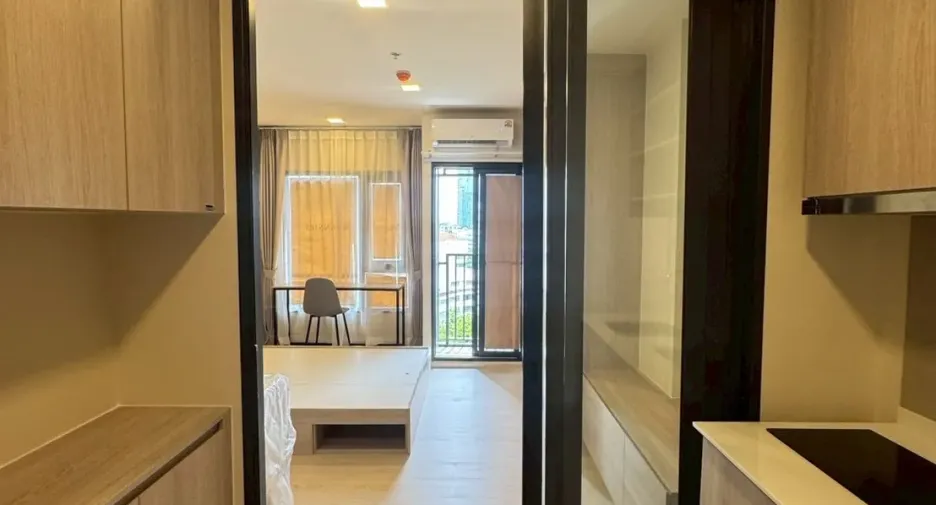 Wohnung zur Miete mit Studio in Khlong San, Bangkok
