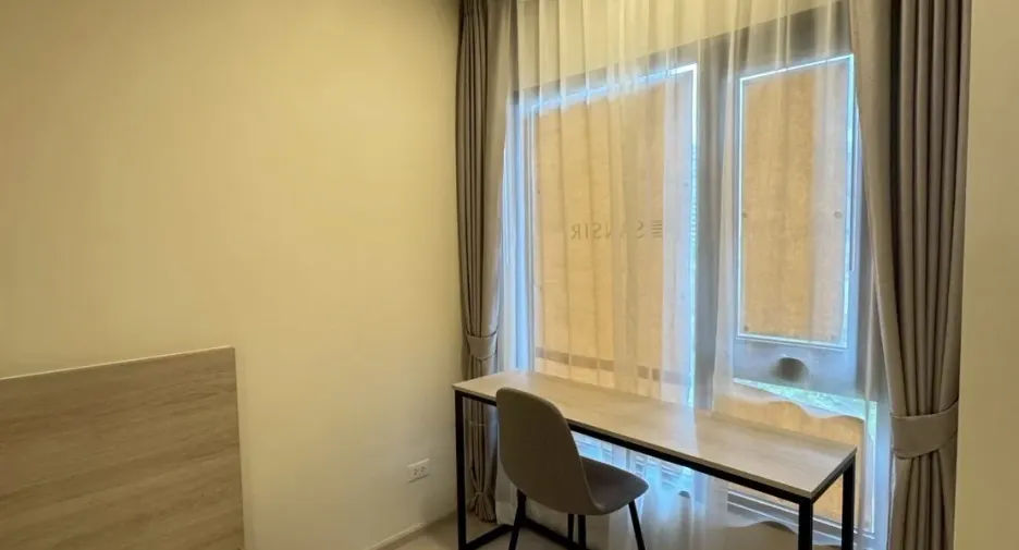 Wohnung zur Miete mit Studio in Khlong San, Bangkok