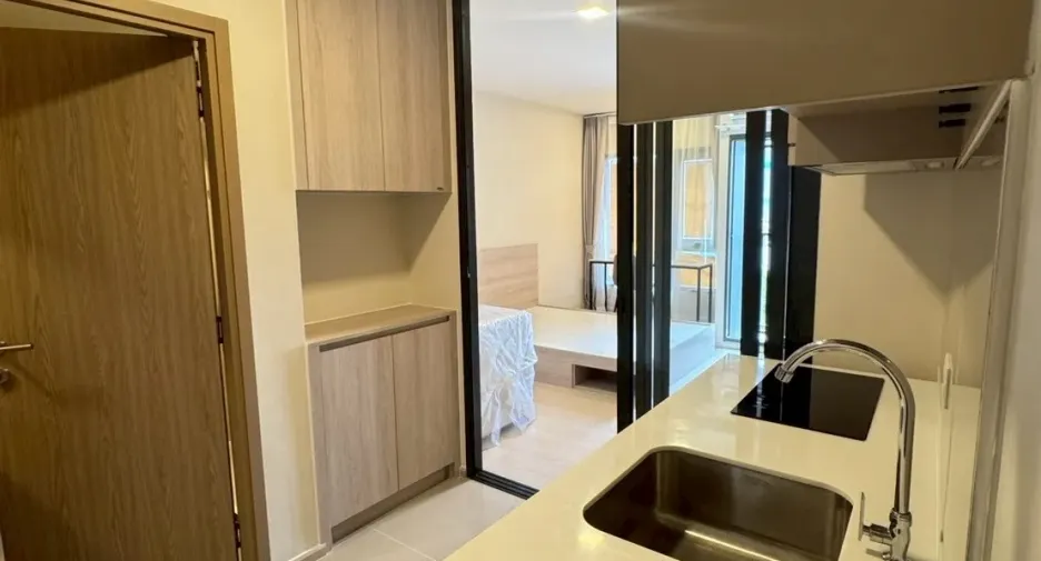 Wohnung zur Miete mit Studio in Khlong San, Bangkok