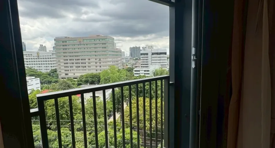 Wohnung zur Miete mit Studio in Khlong San, Bangkok