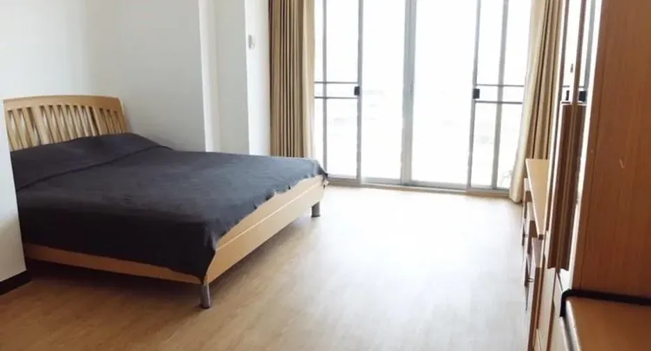 For rent 3 bedrooms condo in Bang Na, Bangkok