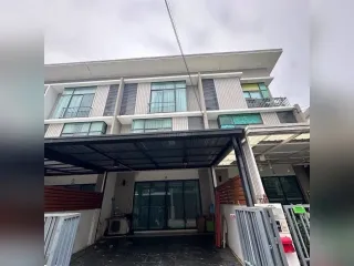 For rent 3 bedrooms townhouse in Bang Phli, Samut Prakan