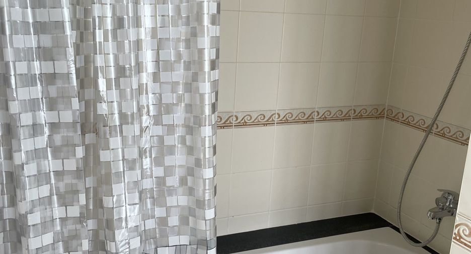 For rent 2 bedrooms apartment in Khlong Toei, Bangkok