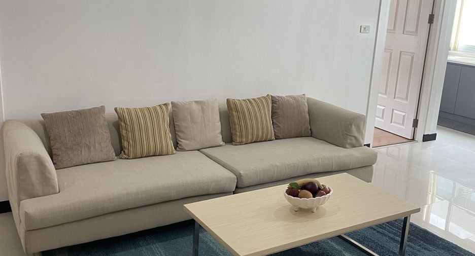 For rent 2 bedrooms apartment in Khlong Toei, Bangkok