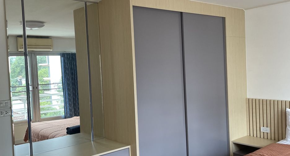 For rent 2 bedrooms apartment in Khlong Toei, Bangkok