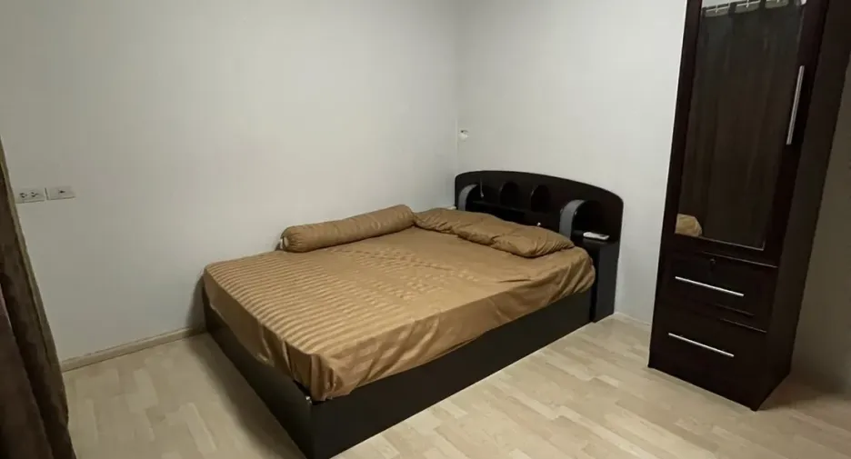 For rent 3 bedrooms townhouse in Lat Phrao, Bangkok