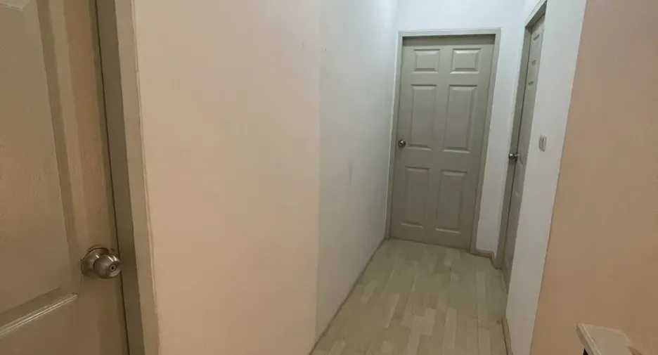 For rent 3 bedrooms townhouse in Lat Phrao, Bangkok
