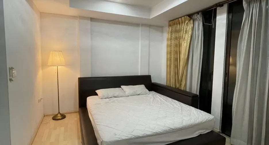 For rent 3 bedrooms townhouse in Lat Phrao, Bangkok