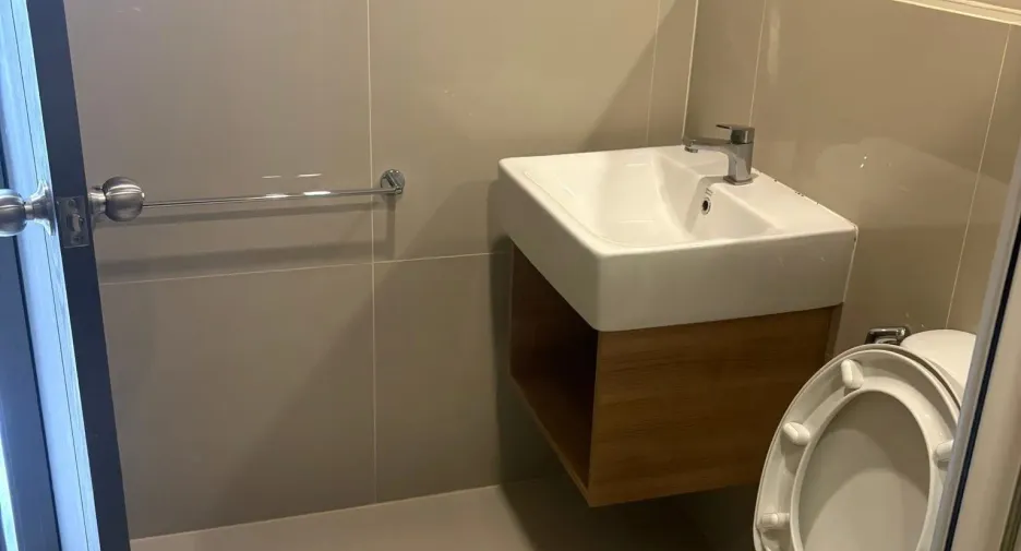For rent 2 bedrooms condo in Bang Na, Bangkok