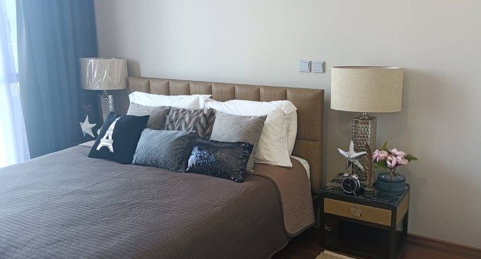 For rent 2 bedrooms condo in Watthana, Bangkok