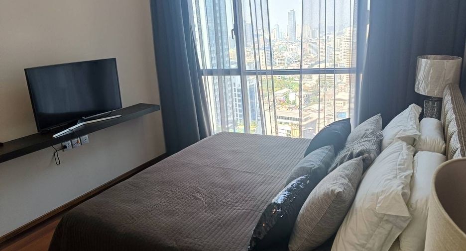 For rent 2 bedrooms condo in Watthana, Bangkok