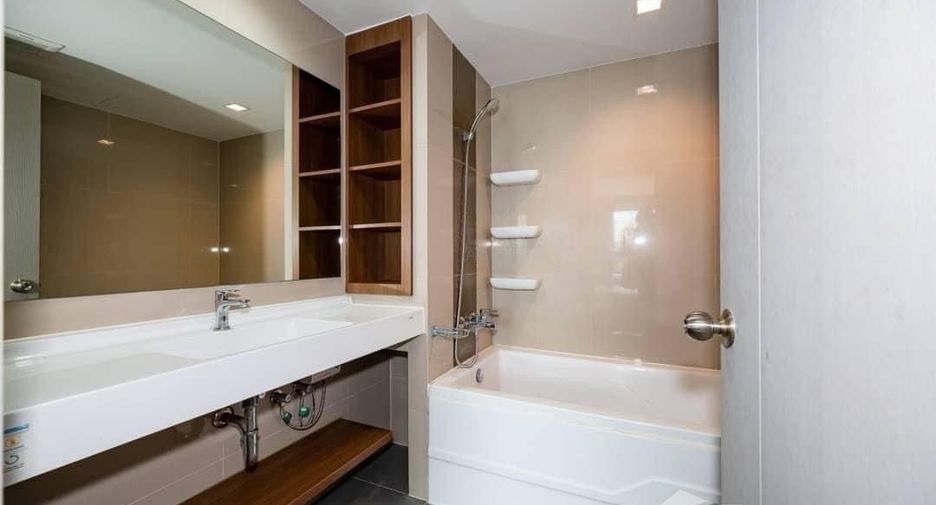 For rent 1 bed condo in Phra Khanong, Bangkok