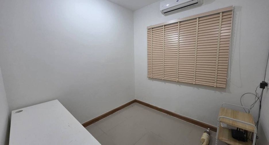 Casa adosada en alquiler de 3 habitaciones en Chom Thong, Bangkok