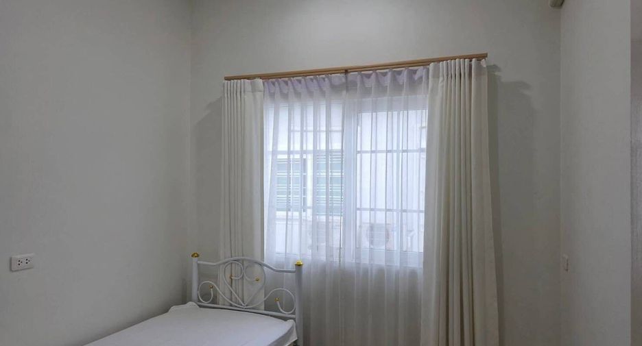 Casa adosada en alquiler de 3 habitaciones en Chom Thong, Bangkok