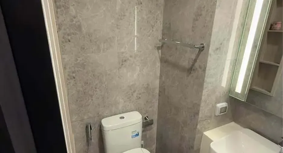 For rent studio condo in Phaya Thai, Bangkok