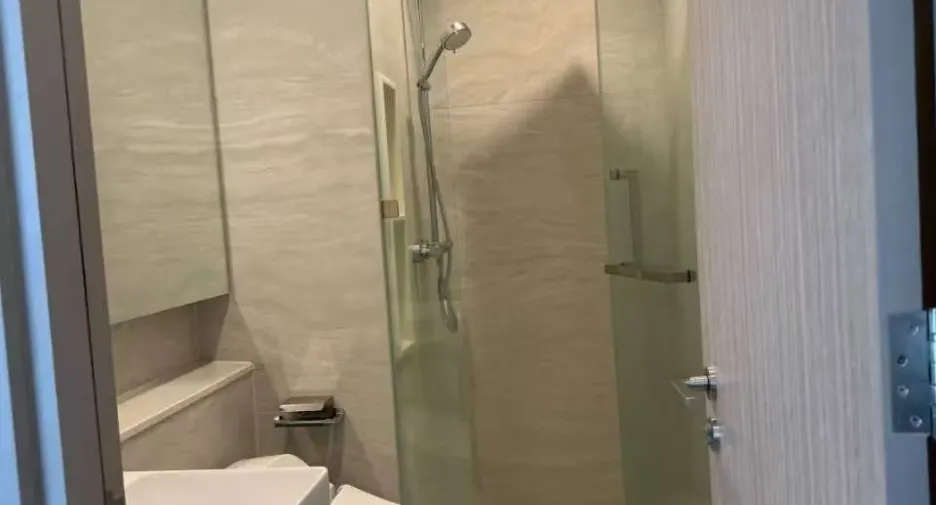 For rent 2 bedrooms condo in Ratchathewi, Bangkok