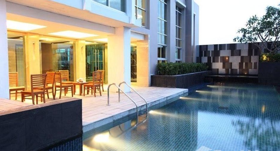 For rent 2 bedrooms condo in Khlong Toei, Bangkok