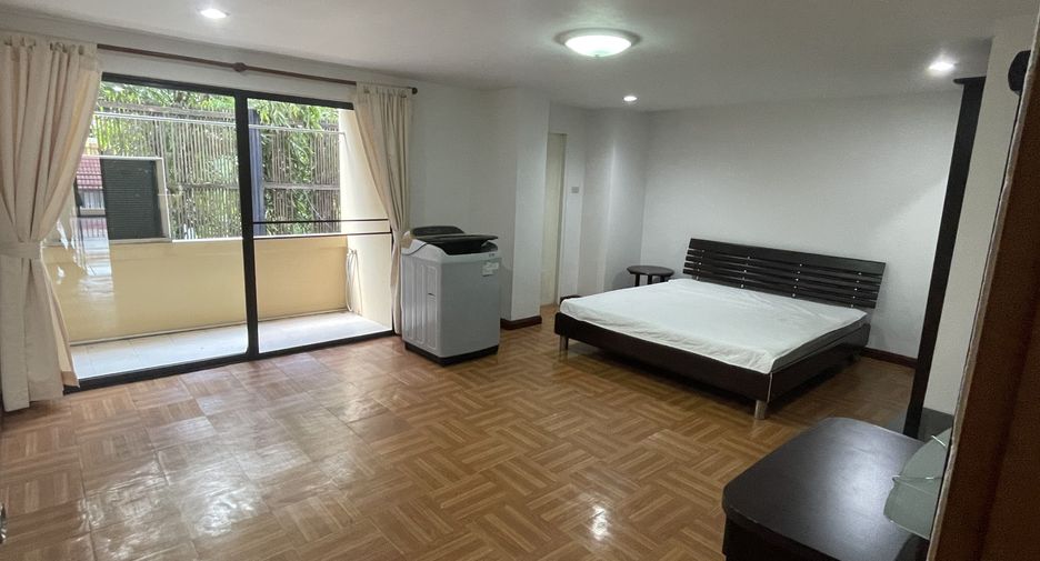 For rent 2 bedrooms apartment in Khlong Toei, Bangkok