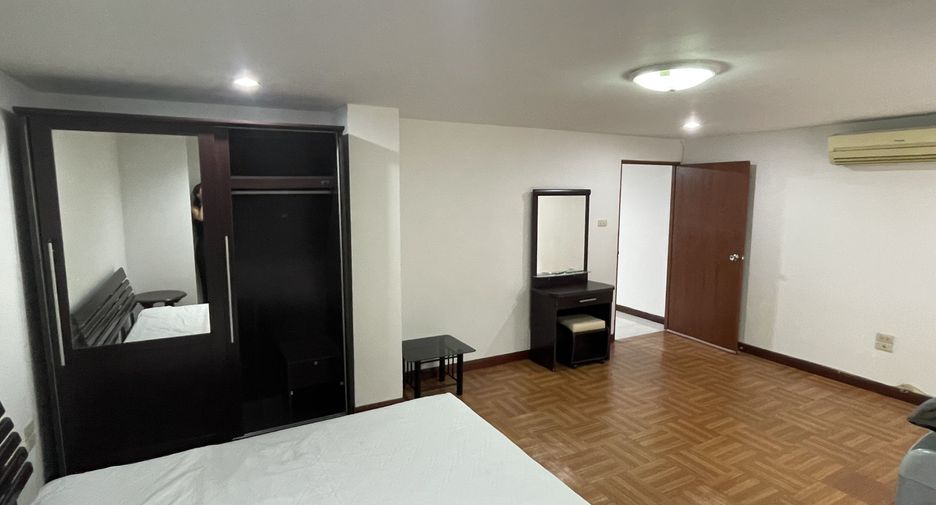 For rent 2 bedrooms apartment in Khlong Toei, Bangkok