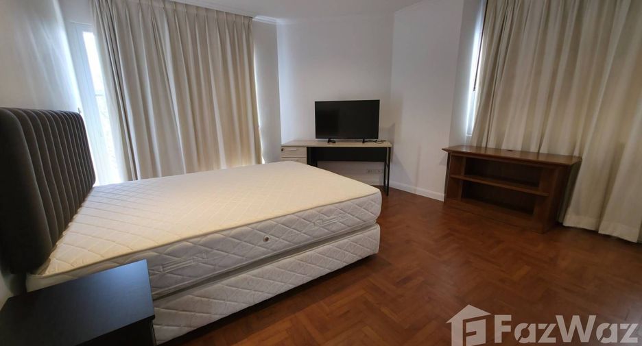 For rent 3 bedrooms condo in Sathon, Bangkok