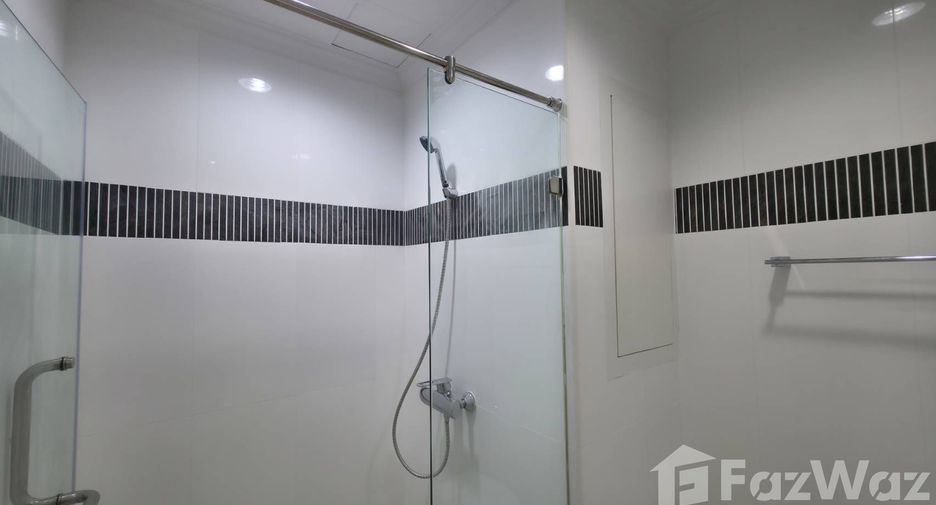For rent 3 bedrooms condo in Sathon, Bangkok