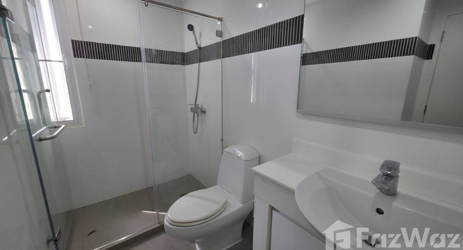 For rent 3 bedrooms condo in Sathon, Bangkok