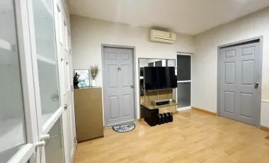 À louer 1 chambre condo à Huai Khwang, Bangkok