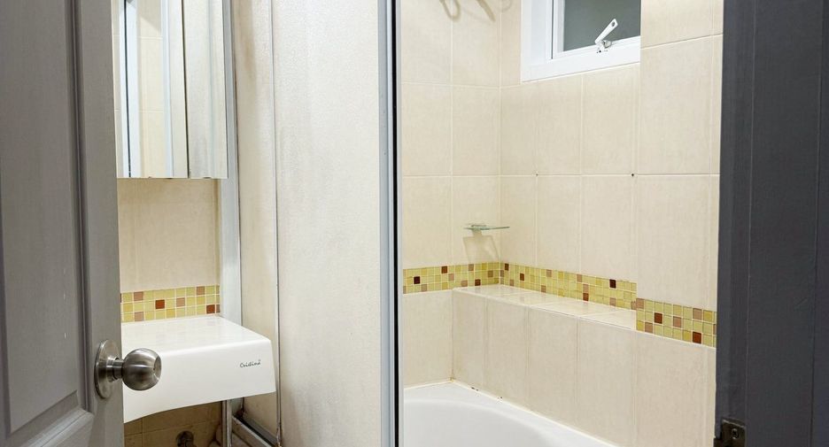 For rent 1 bed condo in Huai Khwang, Bangkok