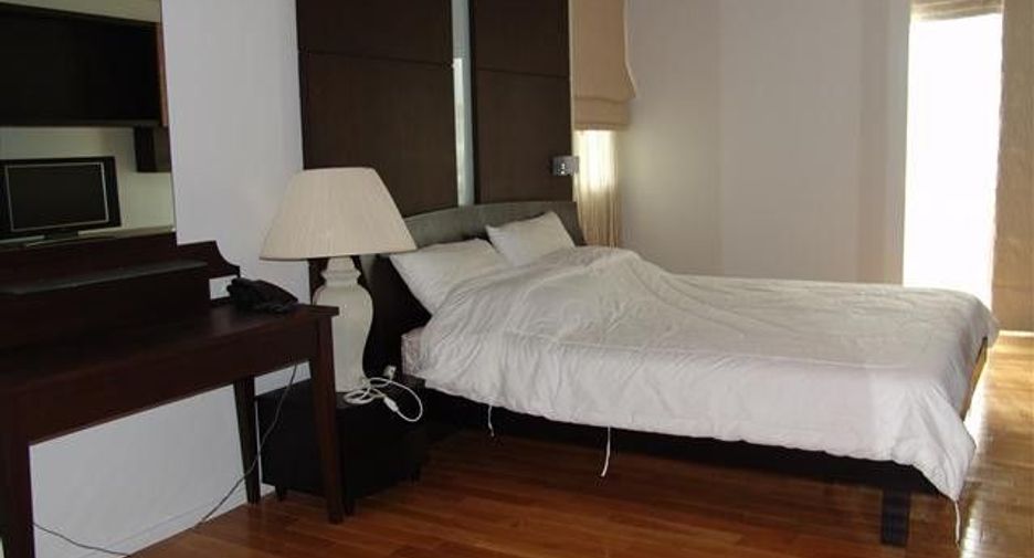 For rent 2 bedrooms condo in Sathon, Bangkok