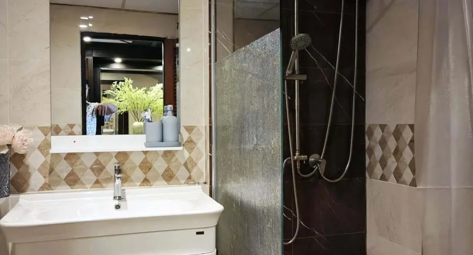 For rent 2 bedrooms condo in Phaya Thai, Bangkok