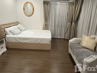 À louer 4 chambres maison à Bang Kapi, Bangkok