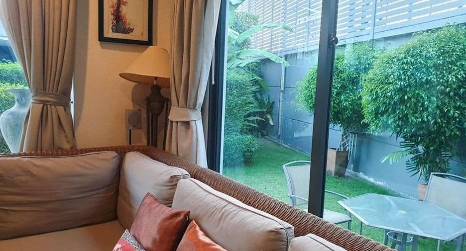 À louer 4 chambres maison à Bang Kapi, Bangkok