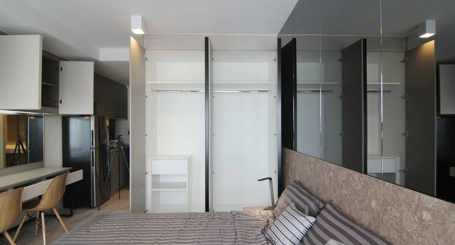 For rent studio condo in Phra Khanong, Bangkok