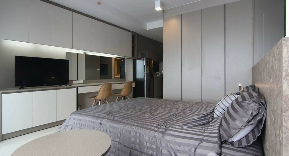 For rent studio condo in Phra Khanong, Bangkok